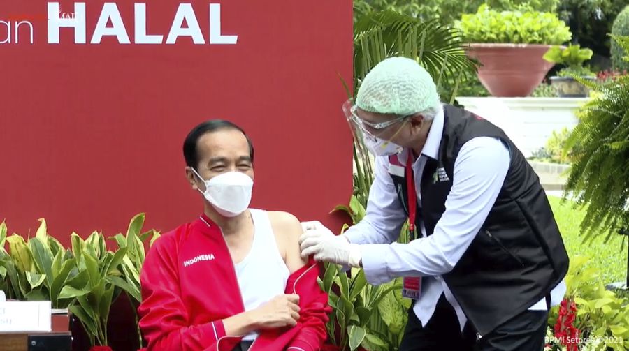 Presiden RI Joko Widodo Menjalani Vaksinasi Covid-19 Dosis ke-2, 27 Januari 2021 (Tangkapan Layar Youtube BPMI Setpres 2021)