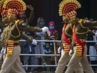 Tolak UU Baru, Ribuan Petani di India Kepung Kota