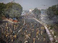 Tuntut Reformasi Pertanian, Unjuk Rasa Petani India Rusuh!