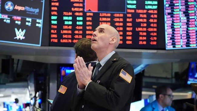 Wall Street dan Bursa Eropa Kebakaran Hebat, Dihajar 4 'Teror' Sekaligus