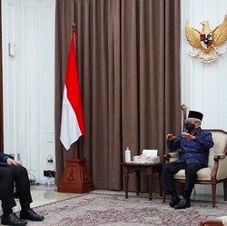 Sowan ke Wapres Ma'ruf Amin, Erick 'Setor' Wakaf BUMN Rp 80 M