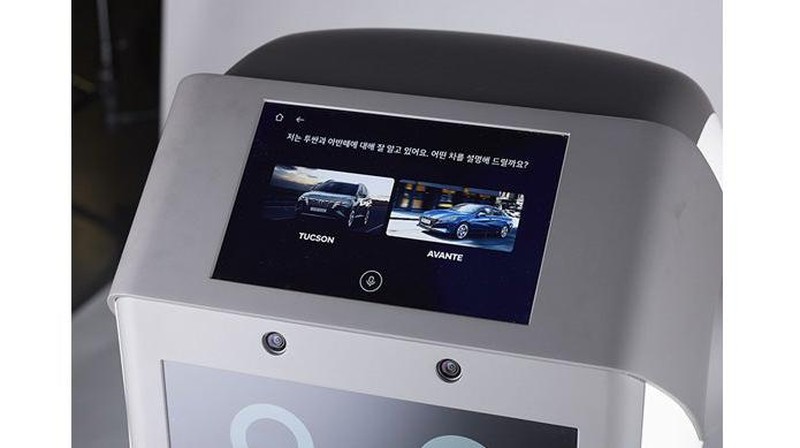 DAL-e siap melayani konsumen yang datang ke dealer. (Dok: Hyundai Motor Group)