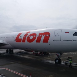 Alert! Pesawat Lion Air Tabrak Garbarata di Bandara Merauke