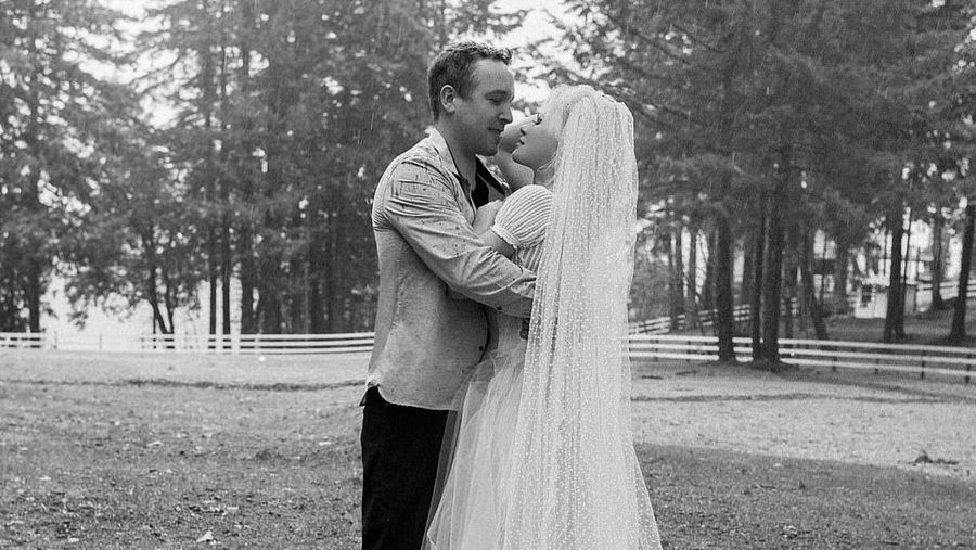 Pamela Anderson dan Dan Hayhurst. (Heather Ross via Tangkapan layar dailymail)