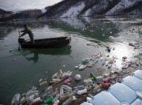 Gokil! iPhone Nyemplung ke Danau Seminggu Masih Hidup