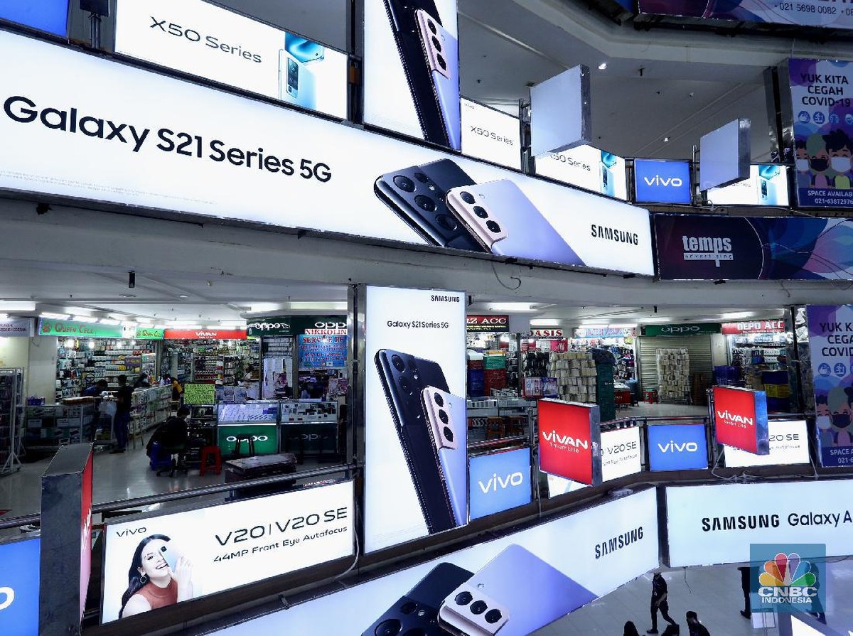 Kenapa Banyak Orang Pilih Pakai Ponsel Lama Meski Berisiko Lambat