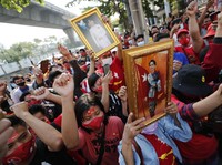 Kacau! Massa Junta Militer Ngamuk, Serang Anti Kudeta Myanmar