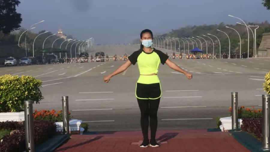 Seorang wanita aerobik di Myanmar (Tangkapan Layar Facebook Khing Hnin Wai)