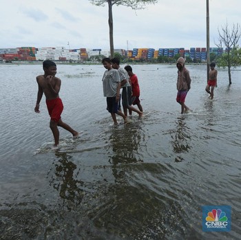 Pemandangan Ratusan Makam di TPU Semper yang Terendam Banjir