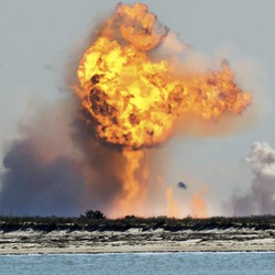 Elon Musk Senang Roket Raksasa SpaceX Meledak, Ini Alasannya