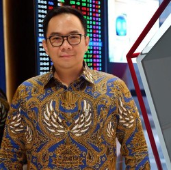 Live Now! Emiten Kakap Latah Garap Digital, Serok Sahamnya?