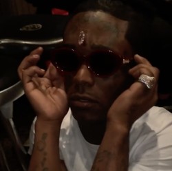 Gokil, Rapper Ini Tindik Dahi dengan Berlian Senilai Rp 337 M