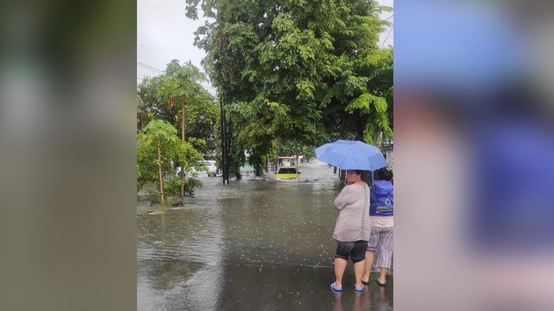 Banjir Semarang (Twitter/@hanungtrishanintyo)