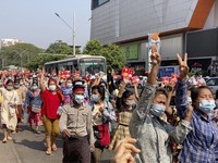 Facebook Diblokir, Ribuan Warga Myanmar Tumpah ke Jalan!