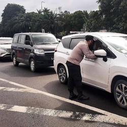 Nikmatnya Rombongan Moge, Lolos Ganjil-Genap Dikawal Polisi