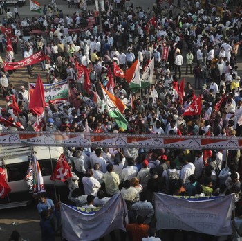 Potret Ribuan Petani India Demo Tolak Reformasi Agraria