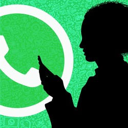 Mau Bikin Tulisan Miring & Berwarna di Whatsapp? Ini Caranya!