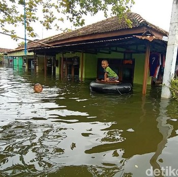 Bukan Cuma Jakarta, Banjir Juga Terjang Subang Hingga Kudus