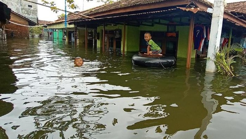 Kondisi banjir di Desa Jati Wetan Kecamatan Jati, Kudus, Senin (8/2/2021). Foto: Dian Utoro Aji/detikcom