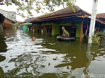 Bukan Cuma Jakarta, Banjir Juga Terjang Subang Hingga Kudus
