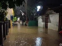 Pejaten Timur Hingga Rawajati Masih Terendam Banjir Malam ini