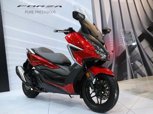 Harga Honda Forza vs Yamaha Xmax Terbaru