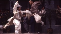 Wong Fei-hung: Dari Bayangan Jadi Ikon yang Menendang Sejarah!
