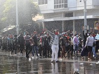 Kacau! Polisi Myanmar Mulai Tembaki Pengunjuk Rasa Antikudeta
