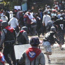 Update Kudeta Myanmar! Demo Lanjut Meski Polisi Tembak Massa