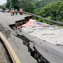 Kacau! Tol Cipali Ambles Ditambah Pantura Banjir, Ini Efeknya