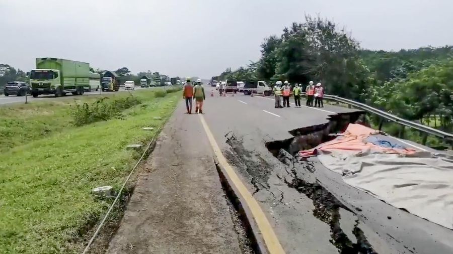 Tol Cipali Amblas (Tangkapan Layar video Twitter @EndangS77335665)
