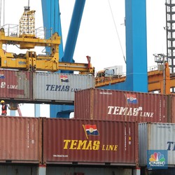 Impor Masih 'Tiarap', Neraca Dagang RI Surplus US$ 1,96 M