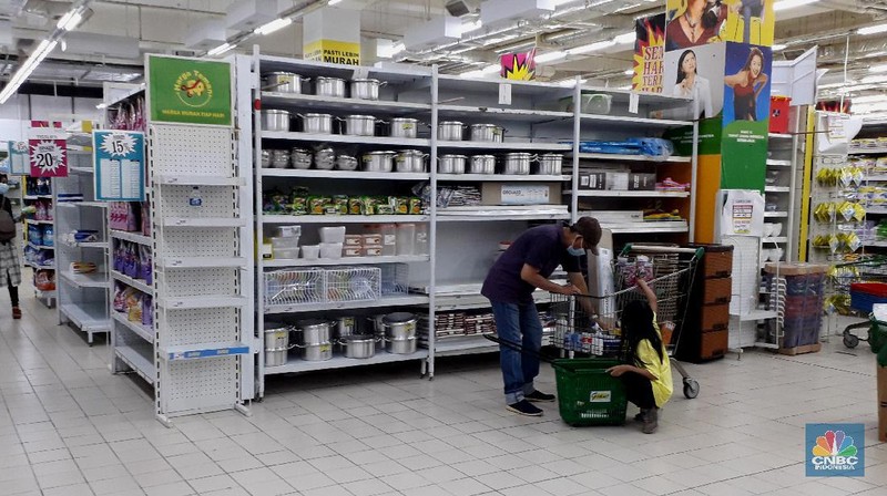 Giant Margo City, Depok (CNBC Indonesia/Tri Susilo)