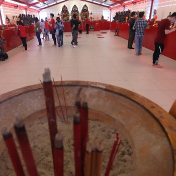 Melihat Sembahyang Imlek di Masa Pandemi