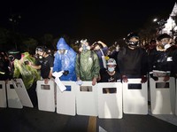 Thailand Panas, 2.000 Pendemo 'Serbu' Rumah Perdana Menteri