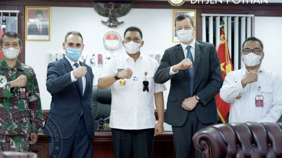 Dirjen Pothan Kemhan Mayjen TNI Dadang Hedrayudha didampingi Dirtekindhan Laksma TNI Sri Yanto, S.T. menerima kunjungan dari Tim Dassault Perancis, Kamis (11/2/2021). (Tangkapan layar ditjenpothan)
