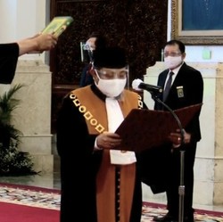 Sah, Jokowi Lantik Andi Samsan Nganro Jadi Wakil Ketua MA