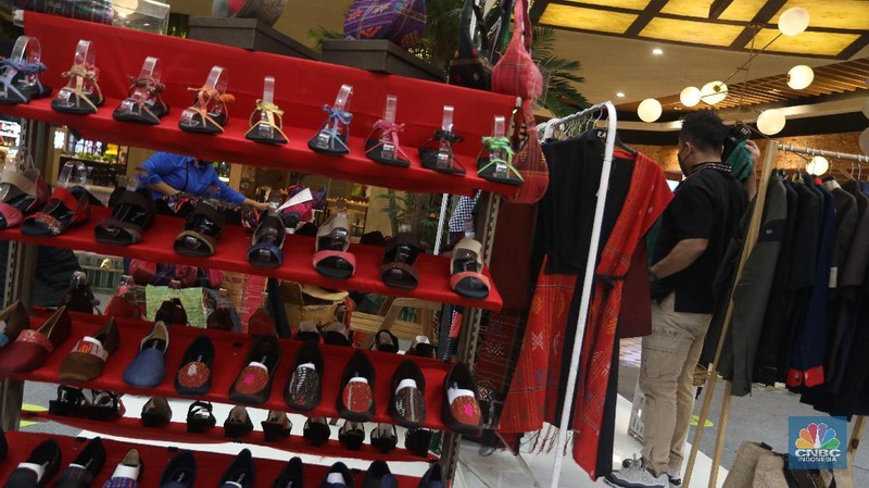 Kain Tenun Ulos Khas Batak (CNBC Indonesia/Andrean Kristianto)
