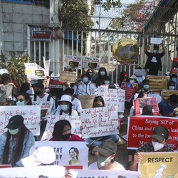Kembali Chaos, Demo Terbesar Terjadi di Sejarah Myanmar