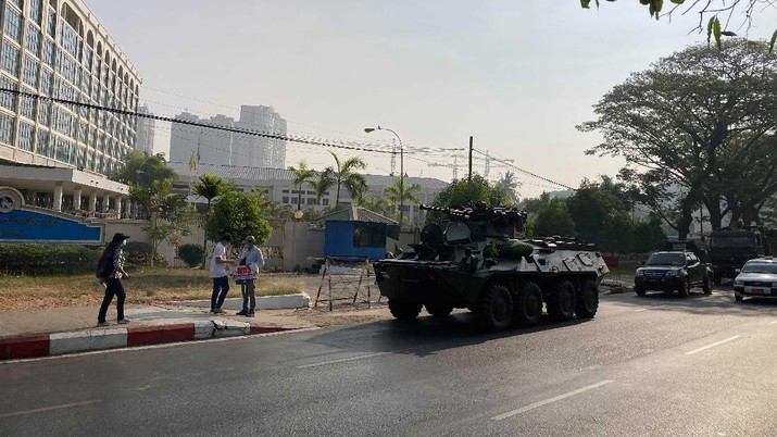 Myanmar An armored personnel carrier is deployed outside the Central Bank building in Yangon, Myanmar Monday, Feb. 15, 2021. Sightings of armored personnel carriers in Myanmar's biggest city and an internet shutdown raised political tensions late Sunday, after vast numbers of people around the country flouted orders against demonstrations to protest the military's seizure of power. (AP Photo)