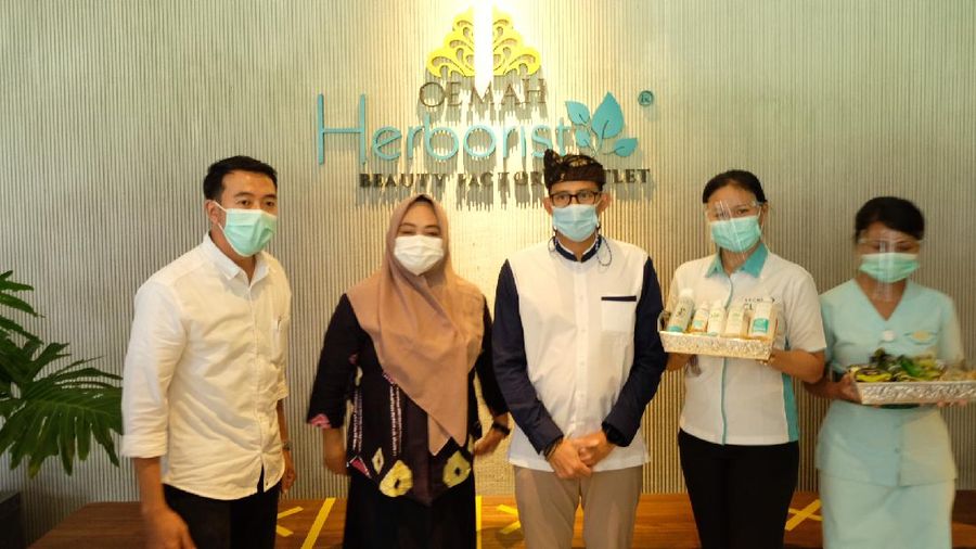 Sandiaga berkunjung ke Oemah Herborist Bali, apresiasi produk kesehatan VICI