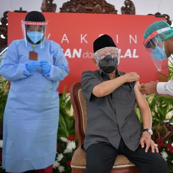 Foto: Ma'ruf Amin Saat Vaksinasi Covid-19 di Usia 77 Tahun