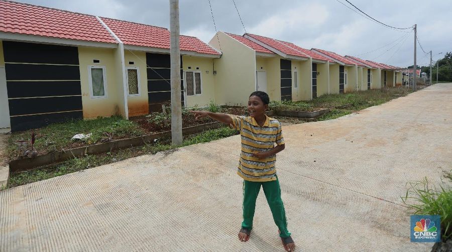 Suasana proyek pembangunan perumahan di Depok, Jawa Barat, Rabu (17/2/2021). Harga hunian rumah masih menunjukkan kenaikan pada kuartal IV-2020 namun laju kenaikan melambat. (CNBC Indonesia/Tri Susilo)