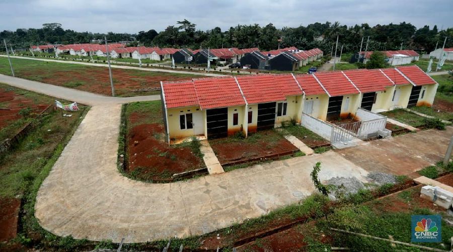 Suasana proyek pembangunan perumahan di Depok, Jawa Barat, Rabu (17/2/2021). Harga hunian rumah masih menunjukkan kenaikan pada kuartal IV-2020 namun laju kenaikan melambat. (CNBC Indonesia/Tri Susilo)