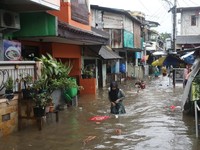 Potret Tebet Kebanjiran Gegara Hujan Lebat Mengguyur Jakarta