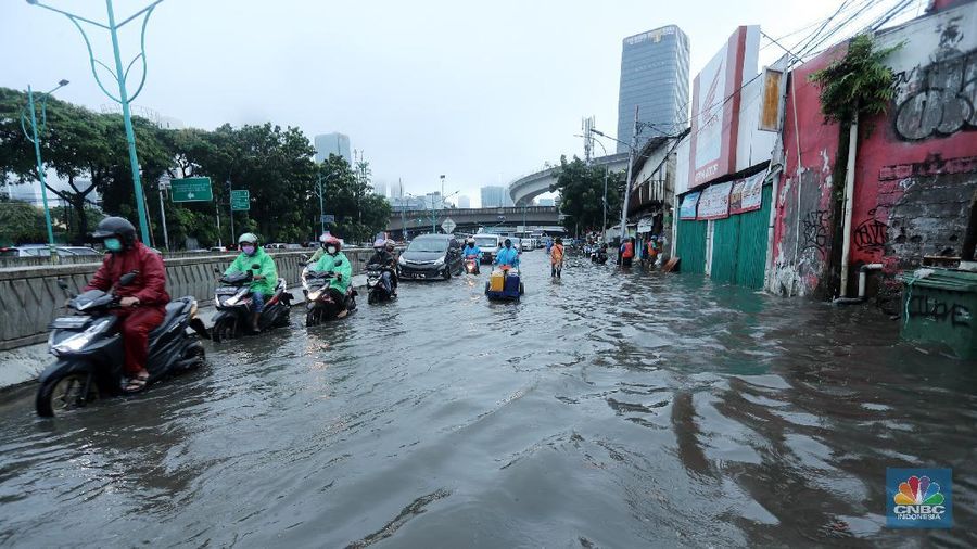 Banjir di Kawasan Mampang (CNBC Indonesia/Tri Susilo)