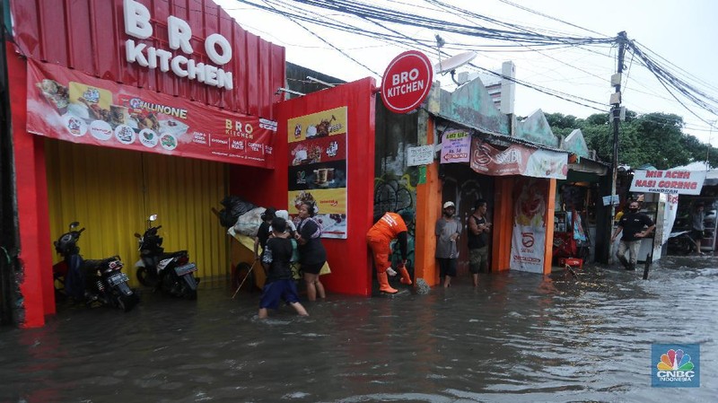 Banjir di Kawasan Mampang (CNBC Indonesia/Tri Susilo)