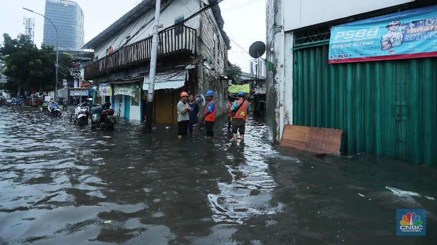 Banjir di Kawasan Mampang (CNBC Indonesia/Tri Susilo)