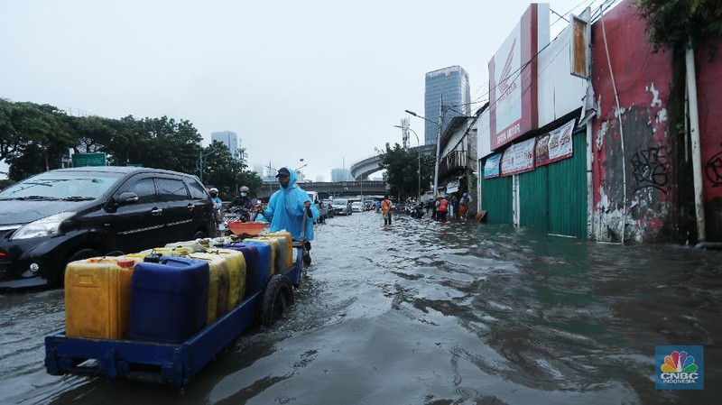 Banjir di Kawasan Mampang (CNBC Indonesia/Tri Susilo)