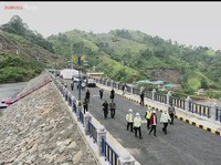 Curhat Gubernur Kalsel ke Jokowi: Infrastruktur Hancur!